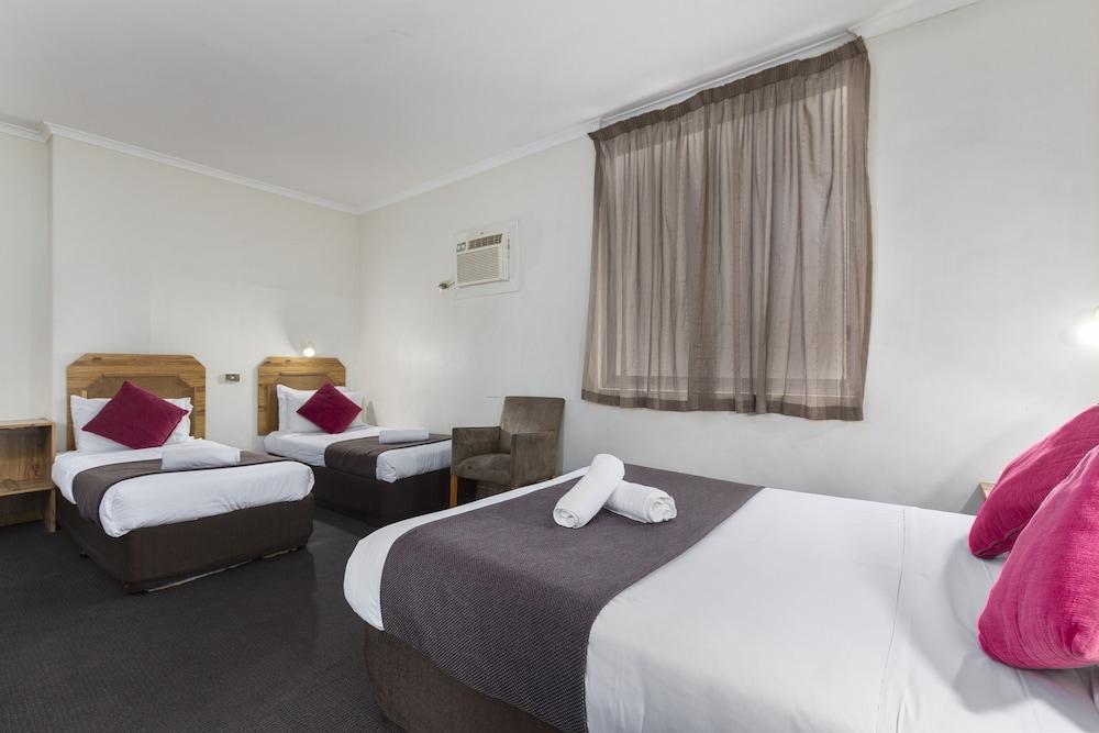 Adelaide Paringa Hotel Eksteriør billede